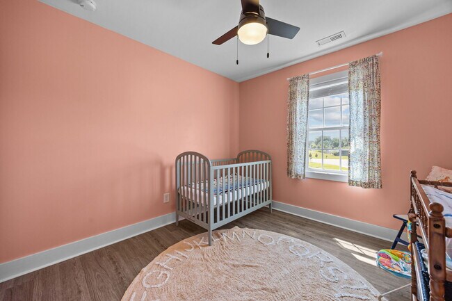 Building Photo - 203 Reid Ct S