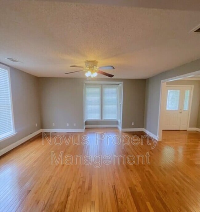 Building Photo - 102 Lipham St