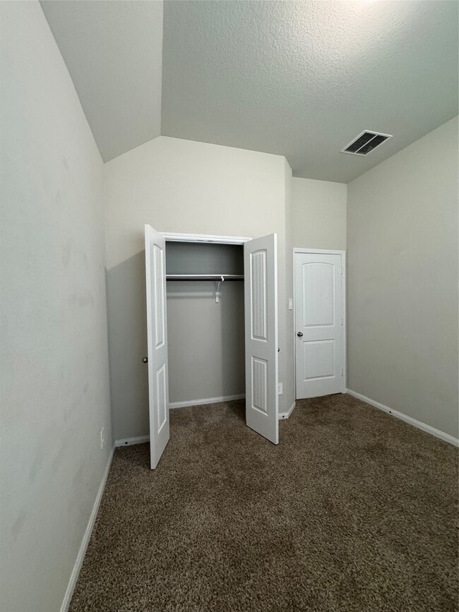 Building Photo - 305 Black Bear Dr