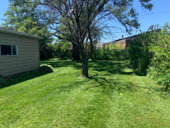 Building Photo - 4118 Wesley Terrace