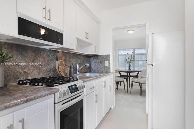 Building Photo - 974 Biarritz Dr