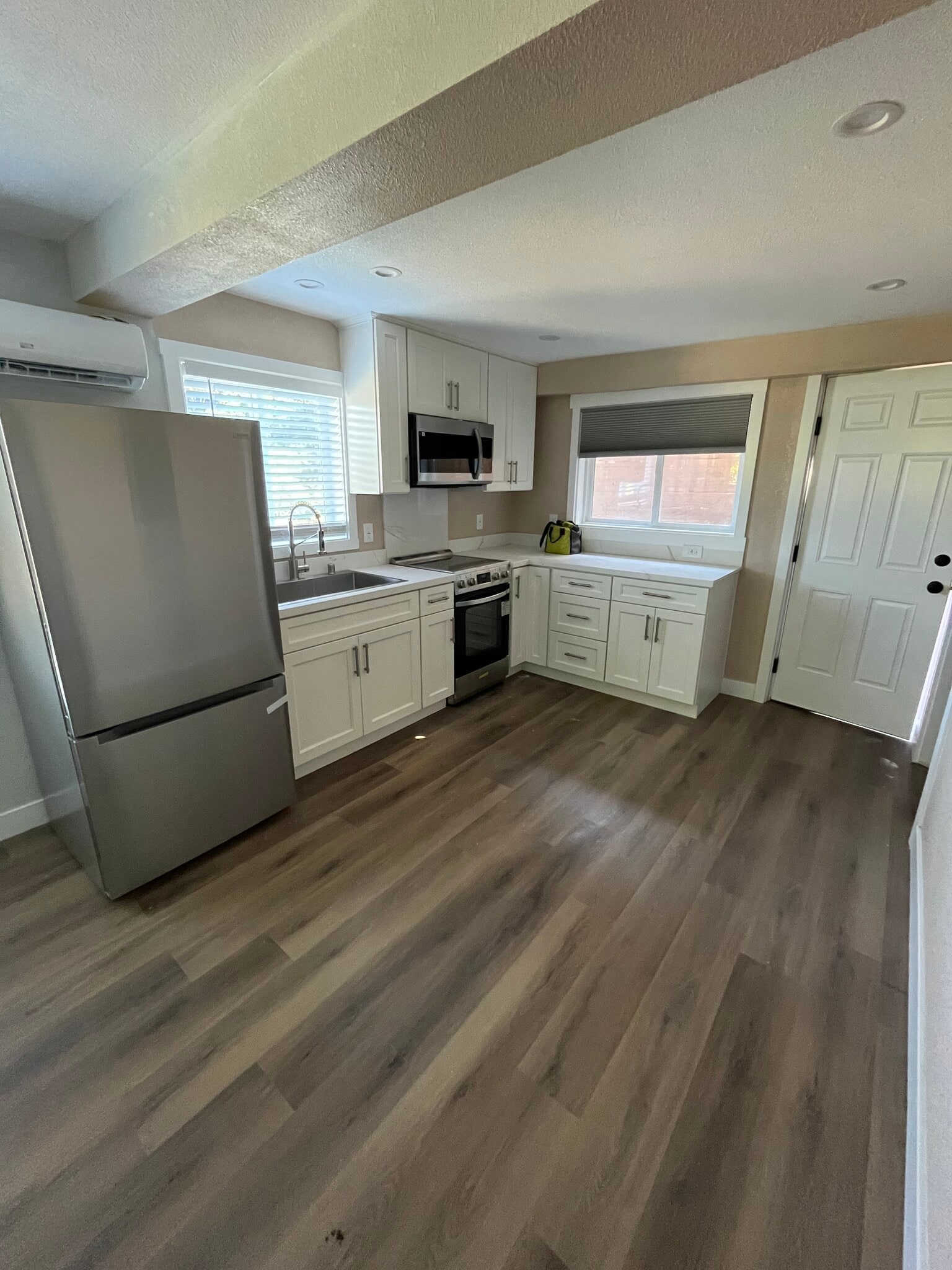 Building Photo - 40 La Encinal