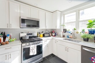 Building Photo - Fitler Square Three Bed Home