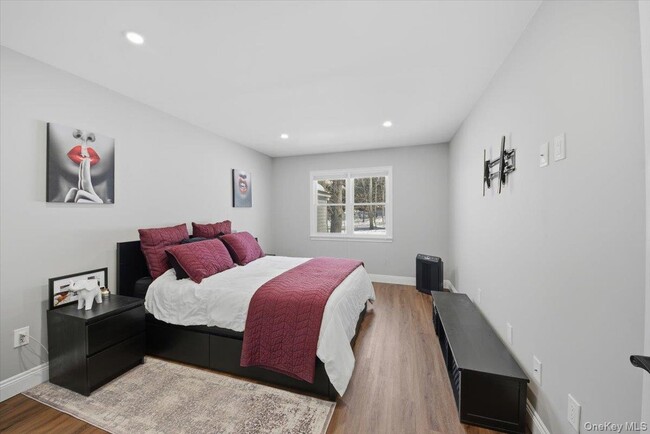 Building Photo - 180 Heritage Hills