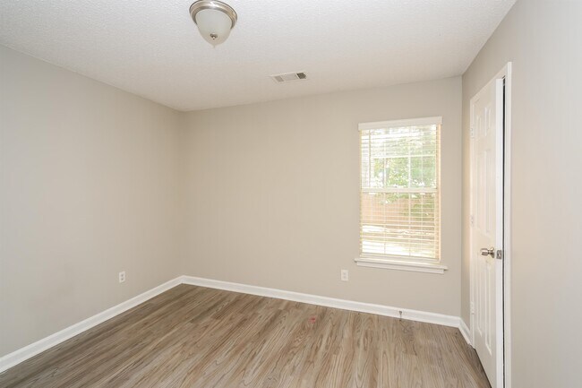 Building Photo - 6651 Elmore Woods Cove