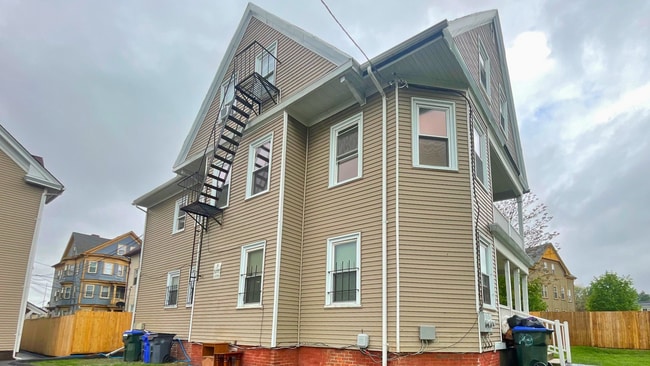 Building Photo - 274 Point St