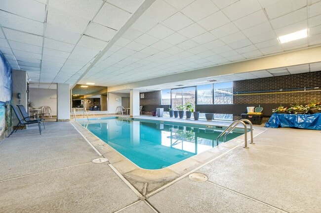 Building Photo - 421 S Howes St