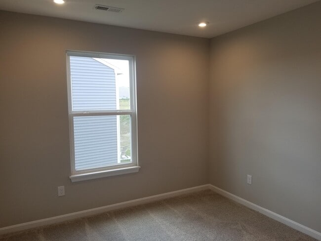 Building Photo - 1389 Meadowrun Ln