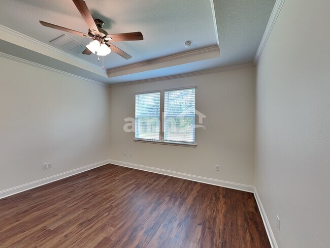 Building Photo - 347 Banyan Frst Dr