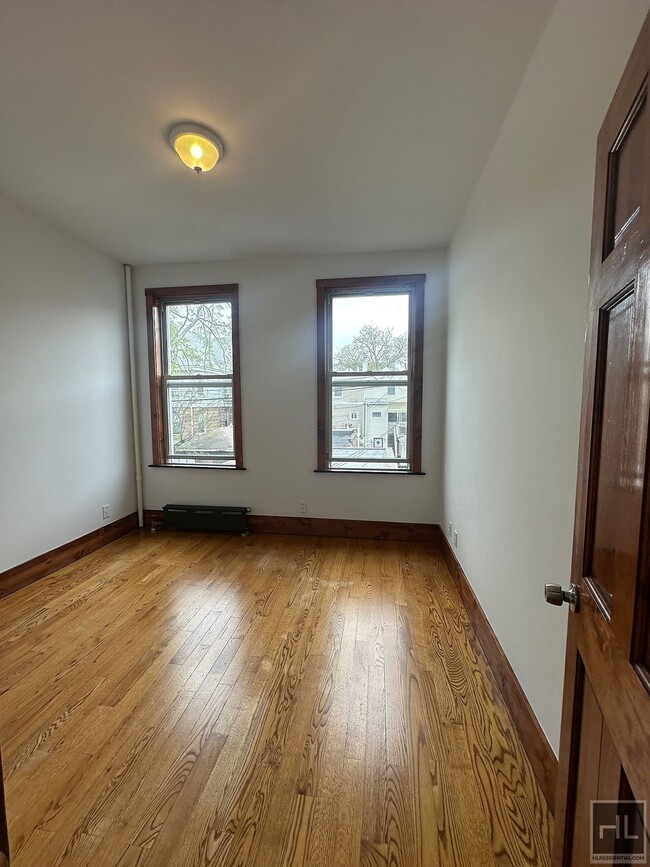 Building Photo - 80 80th St
