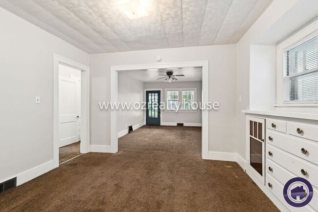 Building Photo - 1727 Berkshire Pl