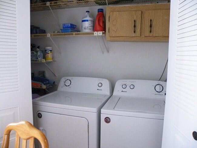 Building Photo - 15 Willowbrook Ln