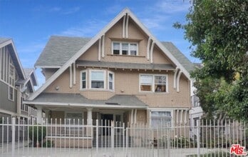 Building Photo - 1125 S Lake St