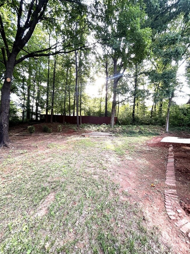 Building Photo - 1725 Van Dyke Dr