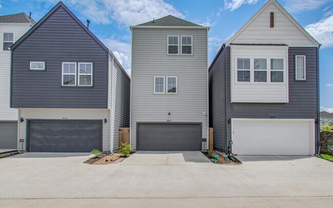 Building Photo - 8325 Springwood Crk Ln