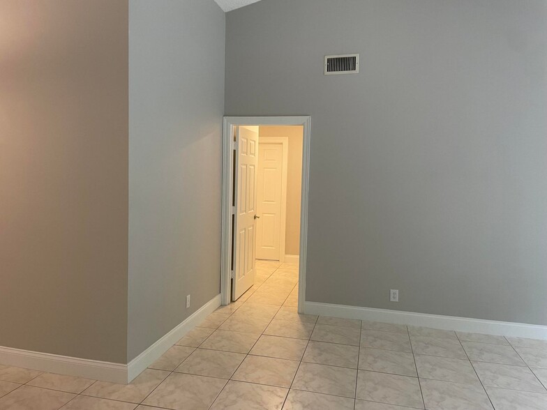 Building Photo - 9173 Tivoli Pl