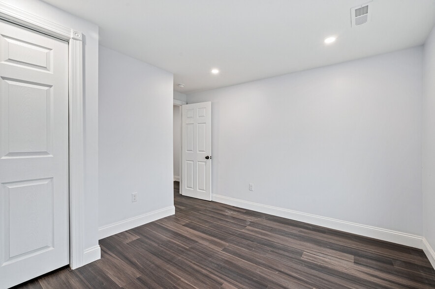 Building Photo - 318 Laurel St