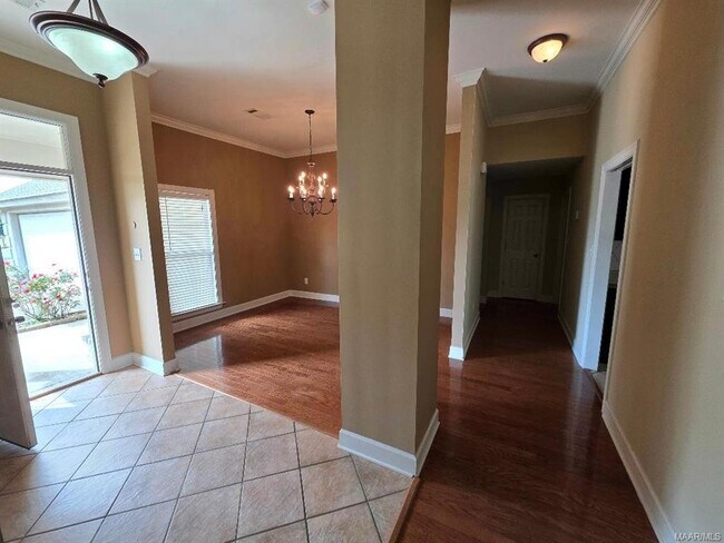 Building Photo - 9354 Wrens Way