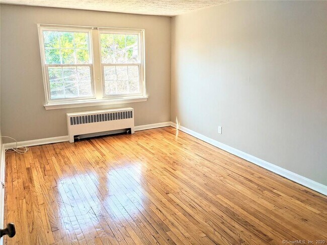 Building Photo - 1010 Trout Brook Dr