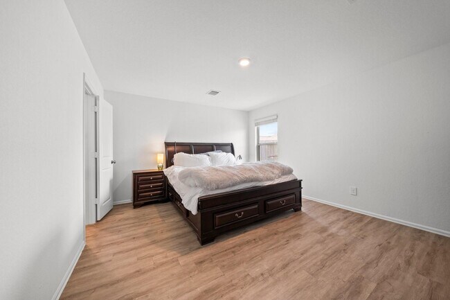 Building Photo - 18107 Rockvine Dr