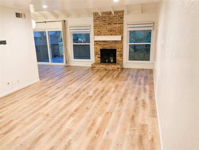 Building Photo - 8901 Trone Cir