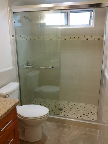 Building Photo - 242 Dennis Dr