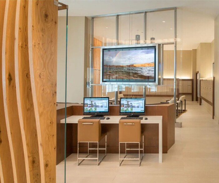 Building Photo - 1200 S Fern St