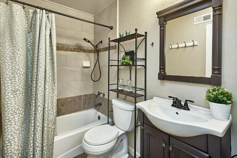 Building Photo - 313 Oakberry Way