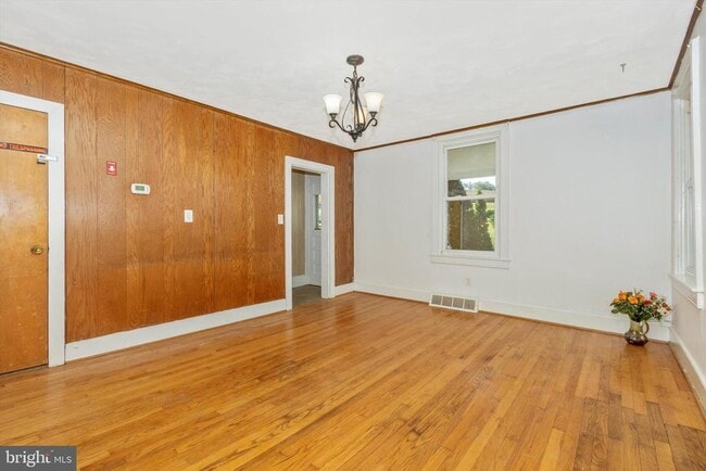 Building Photo - 13634 Glissans Mill Rd