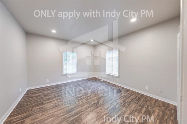 Building Photo - 117 N Riley Ave