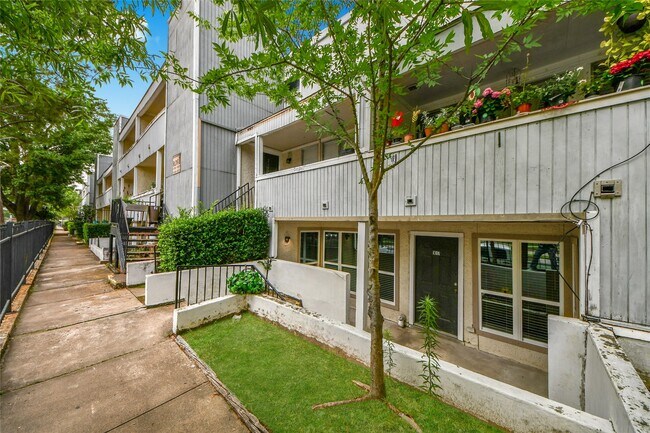 Building Photo - 781 Country Pl Dr