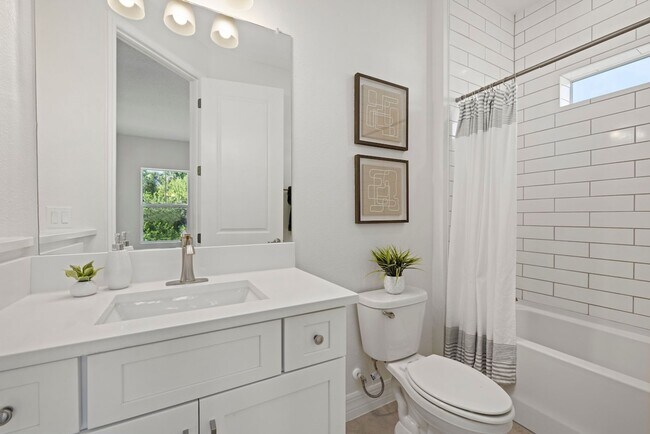 Building Photo - Large 4/3 Brand NEW Construction Home in t...