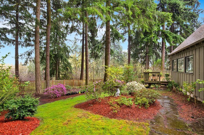 Building Photo - Luxury 3-bedroom Kirkland Bungalow