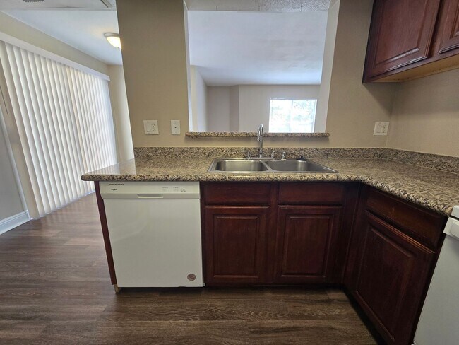 Building Photo - A Fabulous 2 Bedroom, 2 Bathroom condo at ...