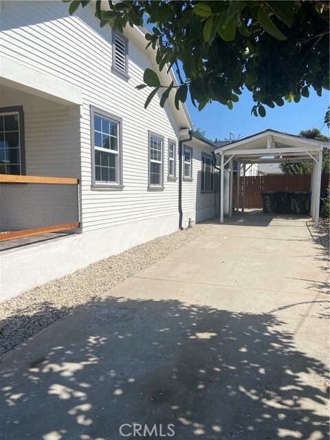 Building Photo - 4050 Floral Dr
