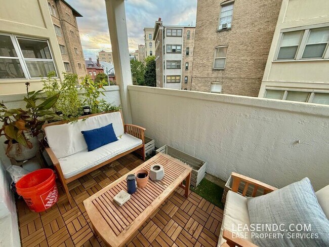 Building Photo - 1901 Columbia Rd NW