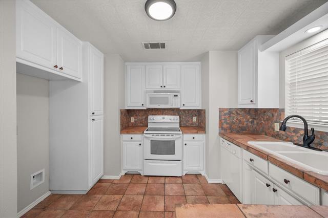 Building Photo - 1110 Fairhaven Dr