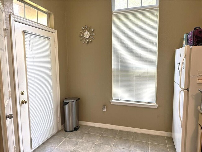 Building Photo - 1101 Vintage Village Ln