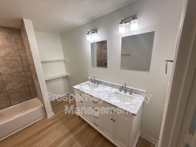 Building Photo - 1413 John Smith Ave