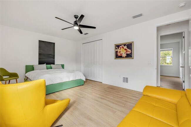 Building Photo - 350 2nd Ave E