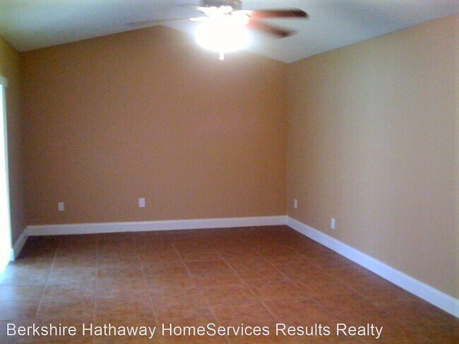 Building Photo - 3 br, 2 bath House - 519 Iowa Woods E Cir