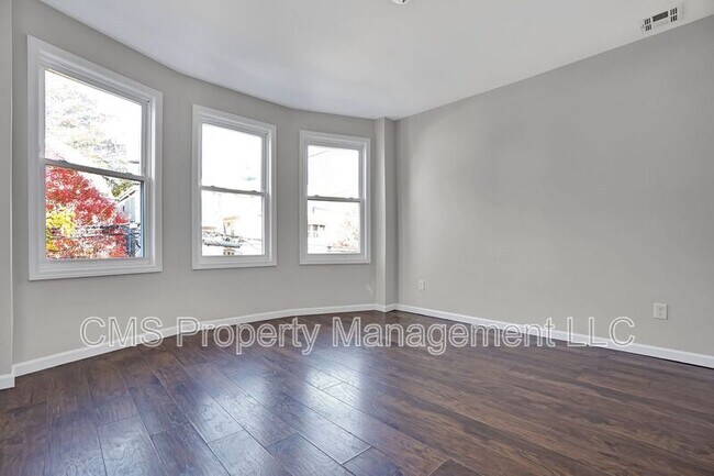 Building Photo - 142-144 Seymour Ave