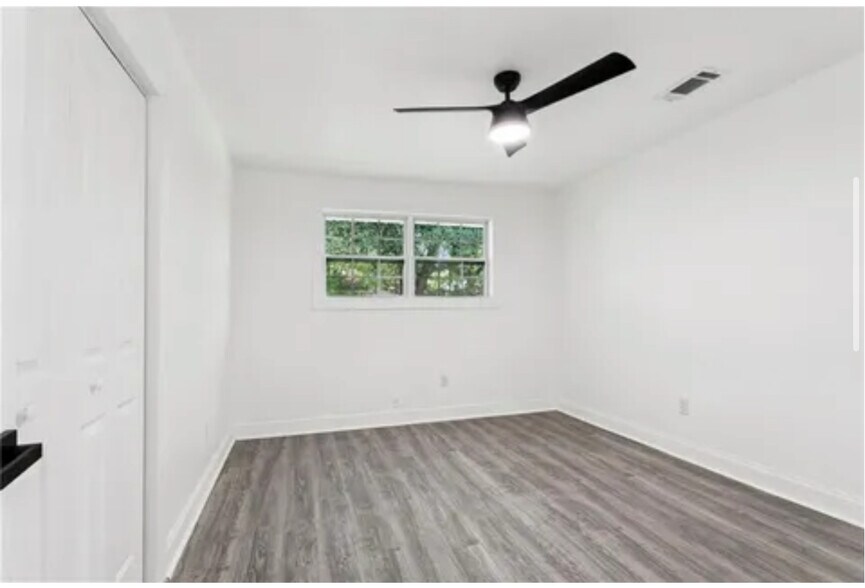 Building Photo - 4859 Bundy Rd