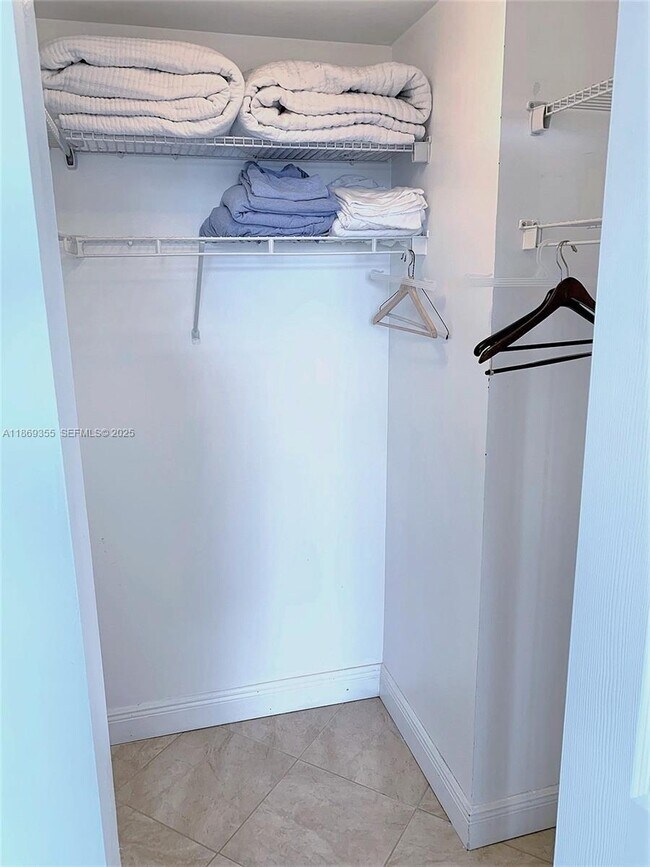 Building Photo - 2080 S Ocean Dr