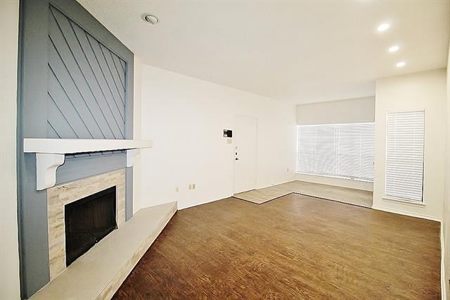 Building Photo - 9600 Royal Ln