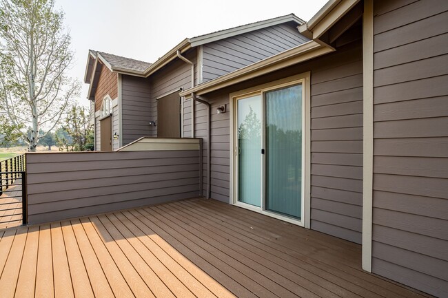 Building Photo - Beautiful Eagle Crest Home with Stunning V...