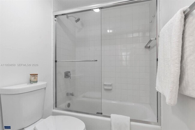 Building Photo - 1865 Brickell Ave