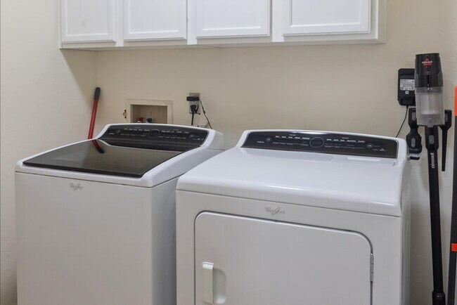 Building Photo - 10617 W Adela Dr.