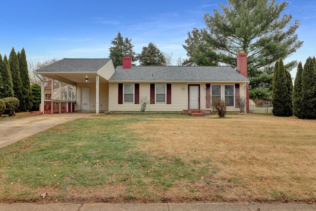 Primary Photo - Beautifully Renovated 3-Bedroom Home with ...