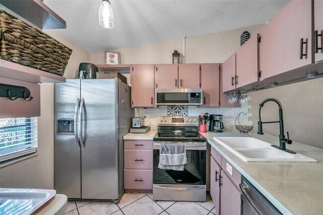 Building Photo - 6421 Drexel Dr